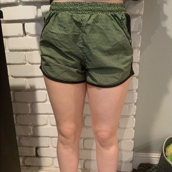Under armor running shorts - Picture 1 of 4